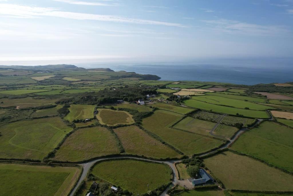 The Hut@Trefechan Wen - Coastal Coziness! Villa Goodwick Exterior foto