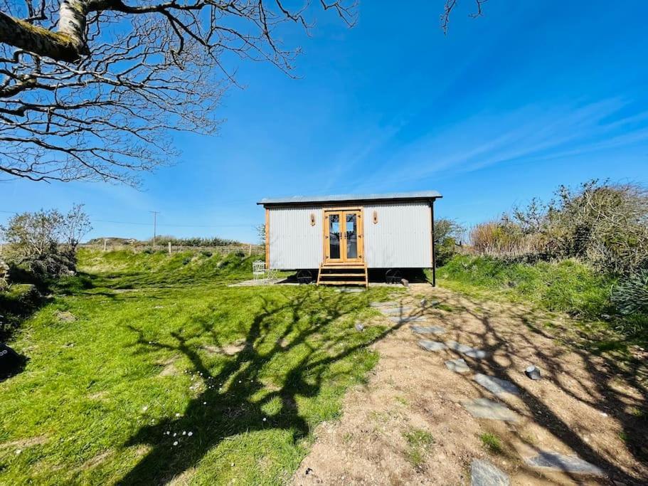 The Hut@Trefechan Wen - Coastal Coziness! Villa Goodwick Exterior foto