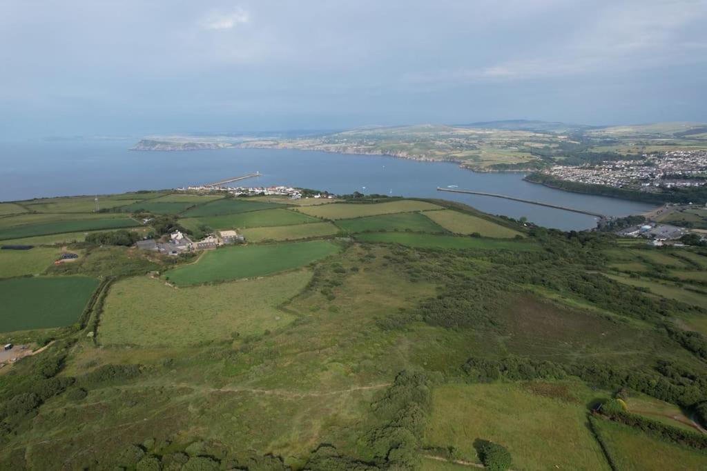 The Hut@Trefechan Wen - Coastal Coziness! Villa Goodwick Exterior foto