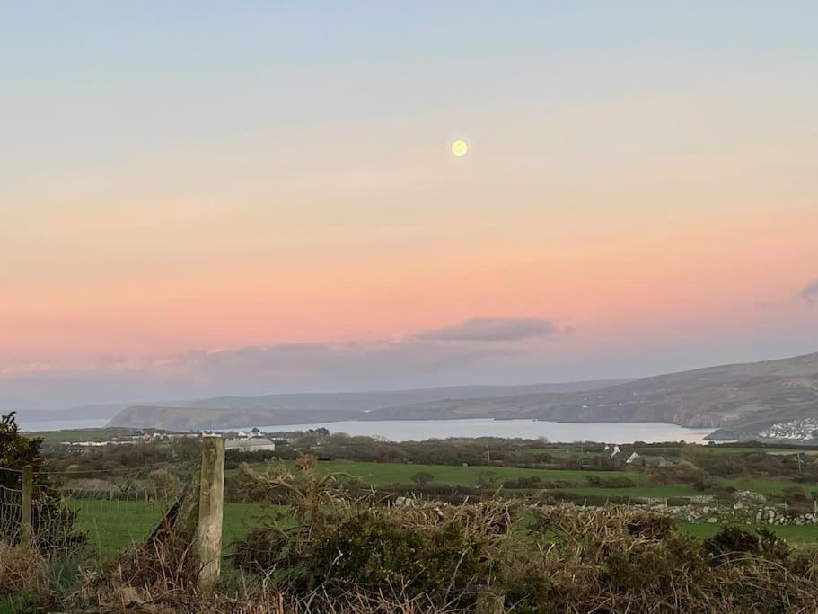 The Hut@Trefechan Wen - Coastal Coziness! Villa Goodwick Exterior foto